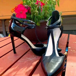 Nine West Black Stiletto Strappy Heels w both Patent  Leather/Leather